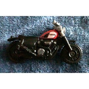2018 Matchbox #89 Yamaha SCR 950 Diecast Motorbike